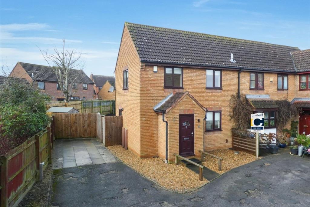 2 bed property in Lynott Close, Milton Keynes
